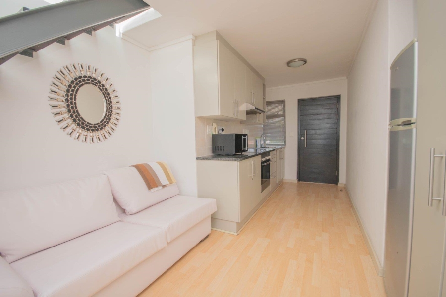 To Let 1 Bedroom Property for Rent in Sea Point Western Cape